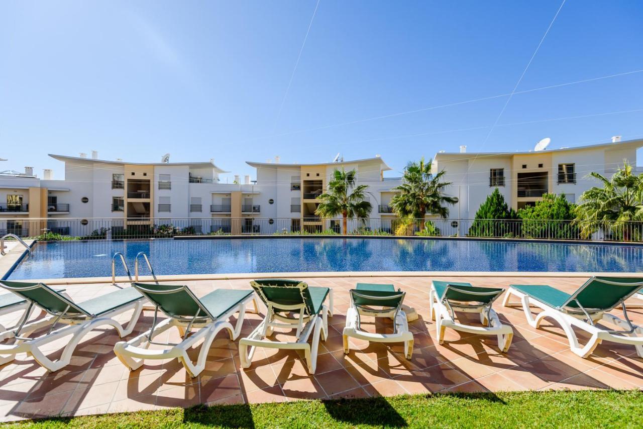 Bnb Homes Ocean View Apartment With Huge Sunny Terrace, 2 Swimming Pools & Tennis Court Albufeira Bagian luar foto