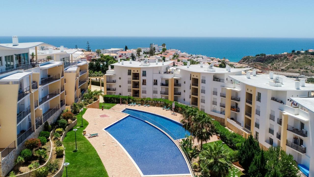 Bnb Homes Ocean View Apartment With Huge Sunny Terrace, 2 Swimming Pools & Tennis Court Albufeira Bagian luar foto