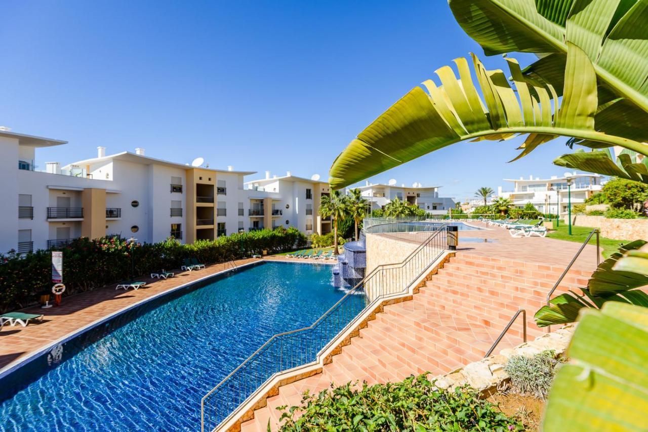 Bnb Homes Ocean View Apartment With Huge Sunny Terrace, 2 Swimming Pools & Tennis Court Albufeira Bagian luar foto