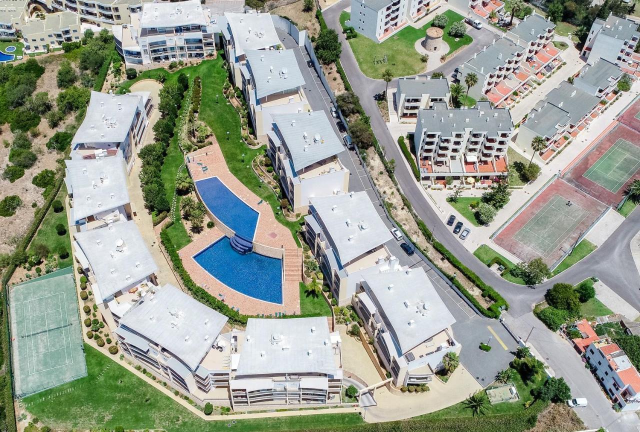 Bnb Homes Ocean View Apartment With Huge Sunny Terrace, 2 Swimming Pools & Tennis Court Albufeira Bagian luar foto