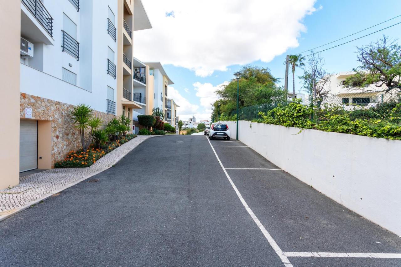 Bnb Homes Ocean View Apartment With Huge Sunny Terrace, 2 Swimming Pools & Tennis Court Albufeira Bagian luar foto