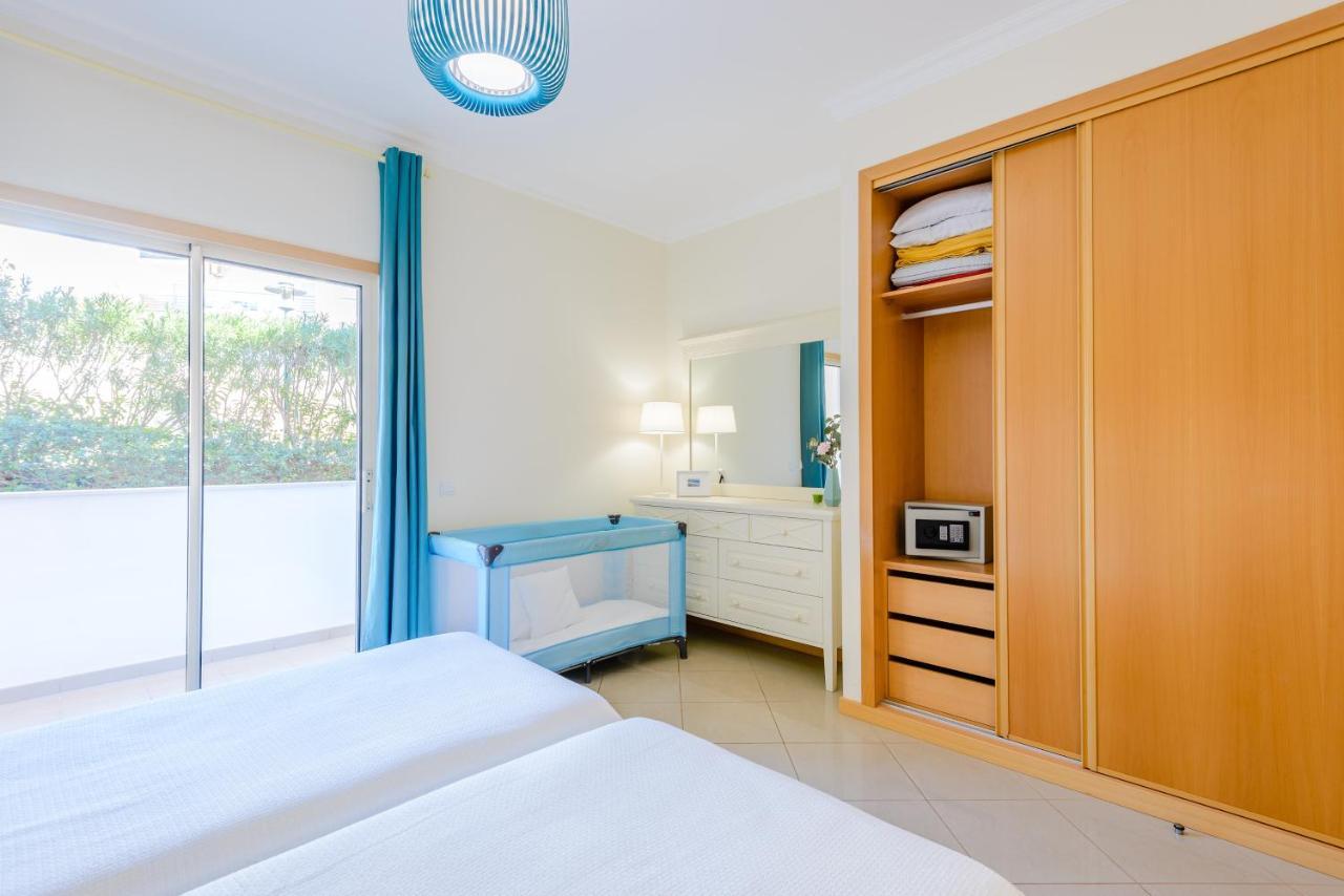 Bnb Homes Ocean View Apartment With Huge Sunny Terrace, 2 Swimming Pools & Tennis Court Albufeira Bagian luar foto